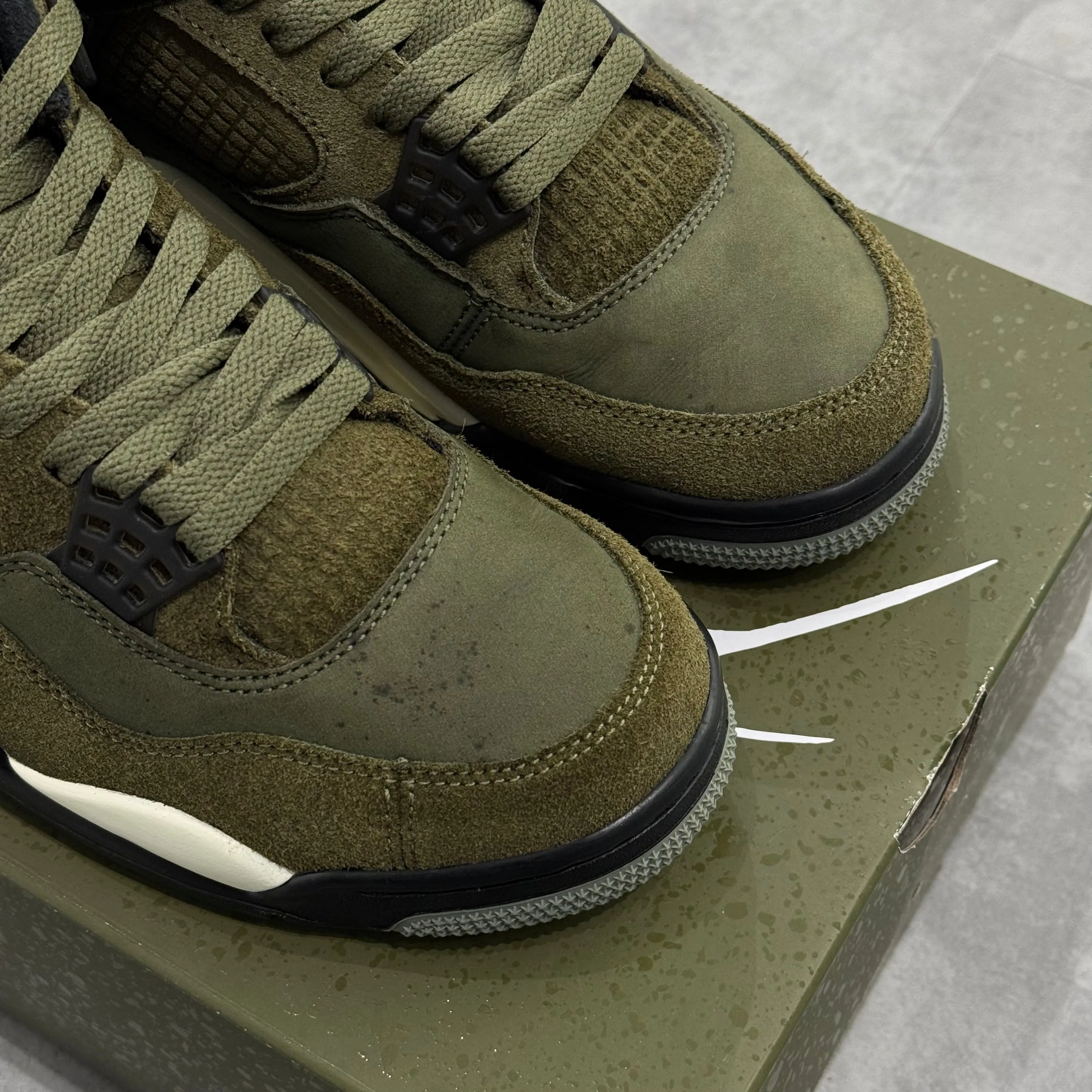 Air Jordan 4 Retro SE Craft Medium Olive (40) - Usado