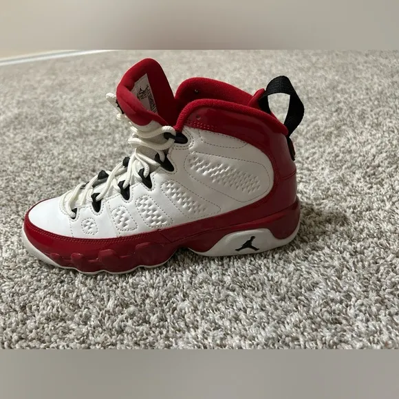 AIR JORDAN RETRO 9 GYM RED BASKETBALL SNEAKERS youth BOYS SIZE 6Y