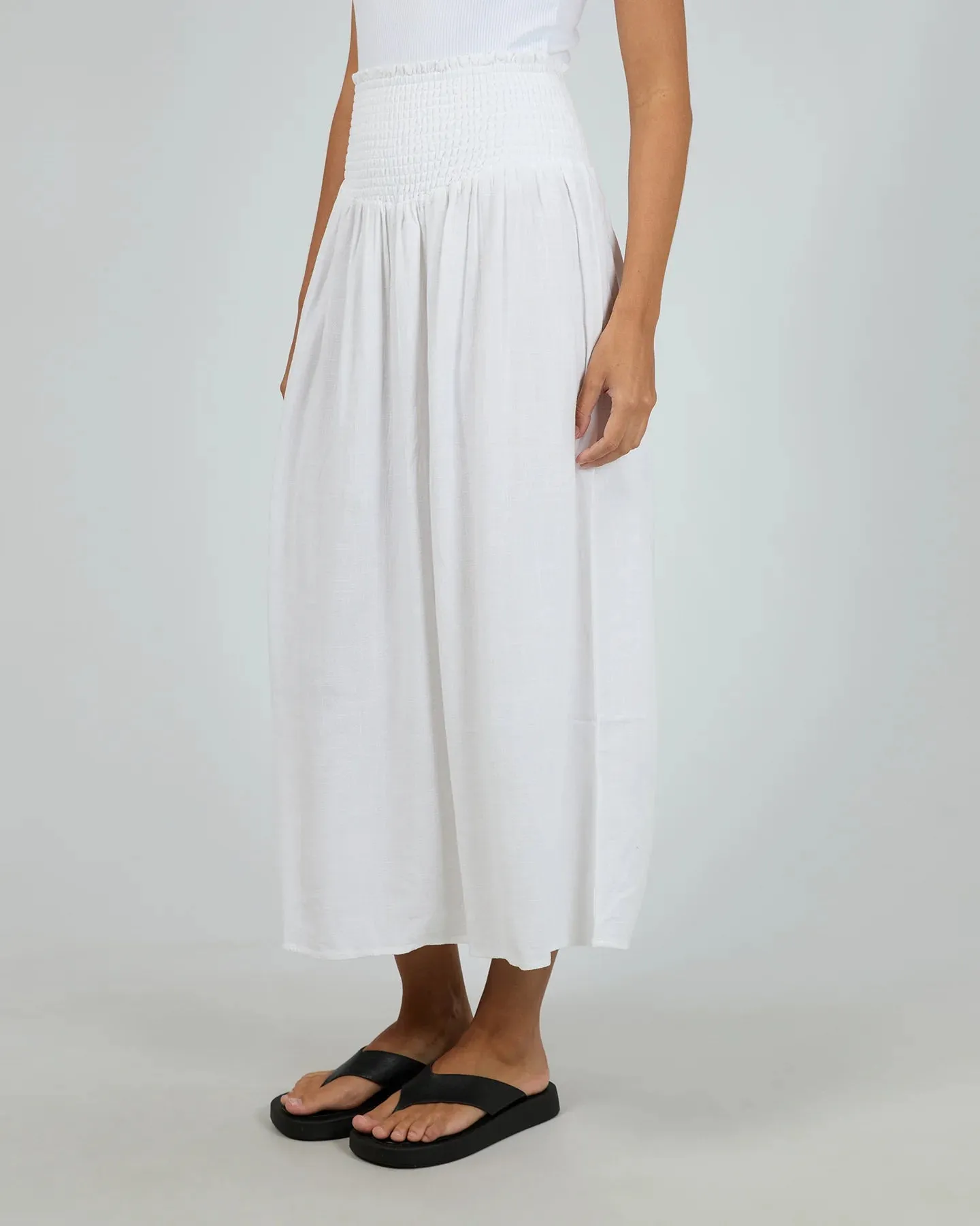 ALL ABOUT EVE LUXE LINEN SHIRRED MAXI SKIRT VINTAGE WHITE