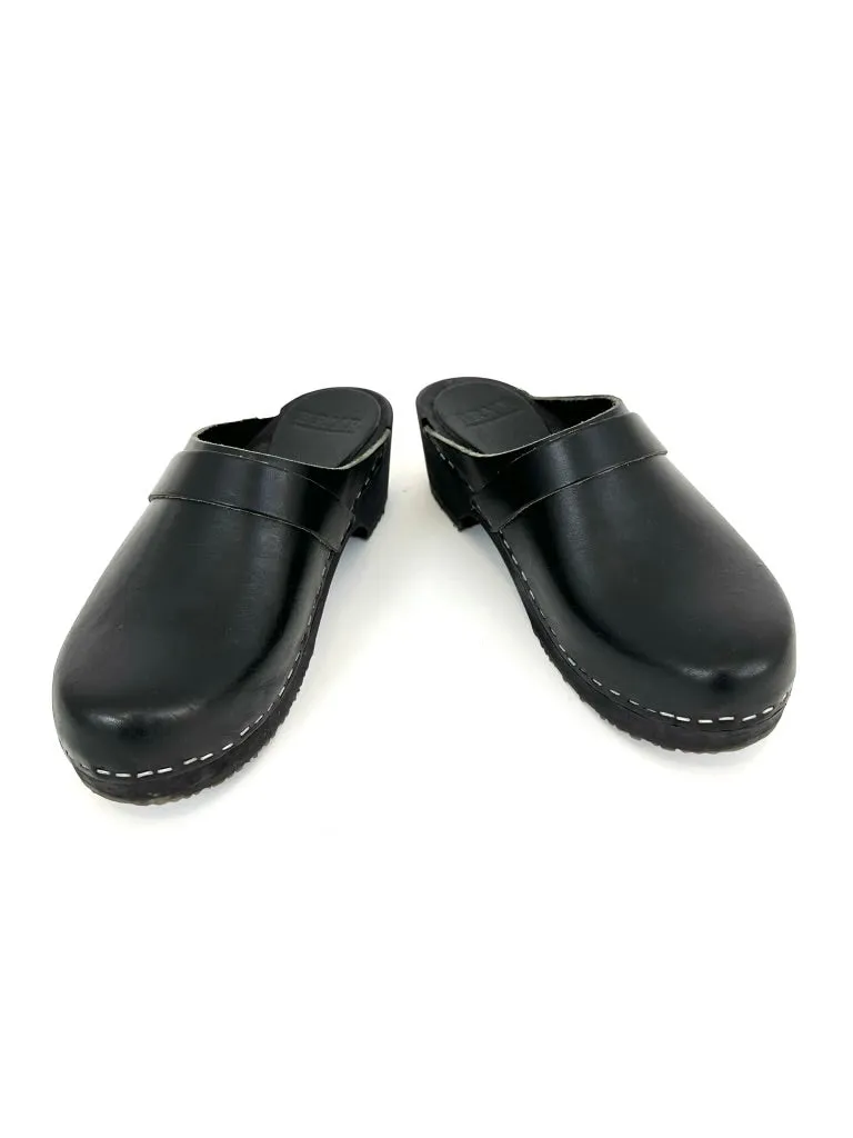 Bryr Gwen Leather Clogs