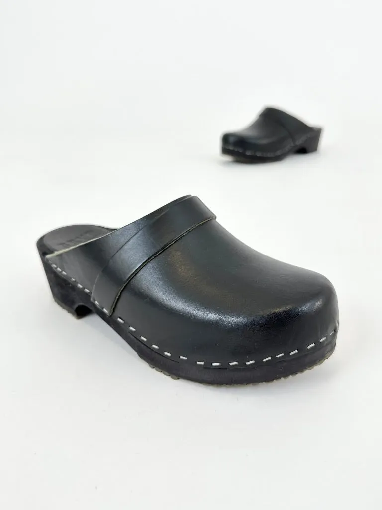 Bryr Gwen Leather Clogs