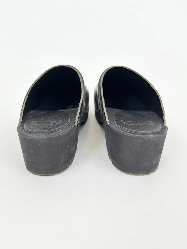 Bryr Gwen Leather Clogs