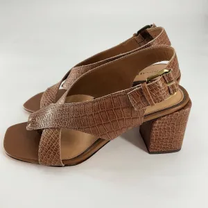 Donald Pliner Sandals Size 8.5