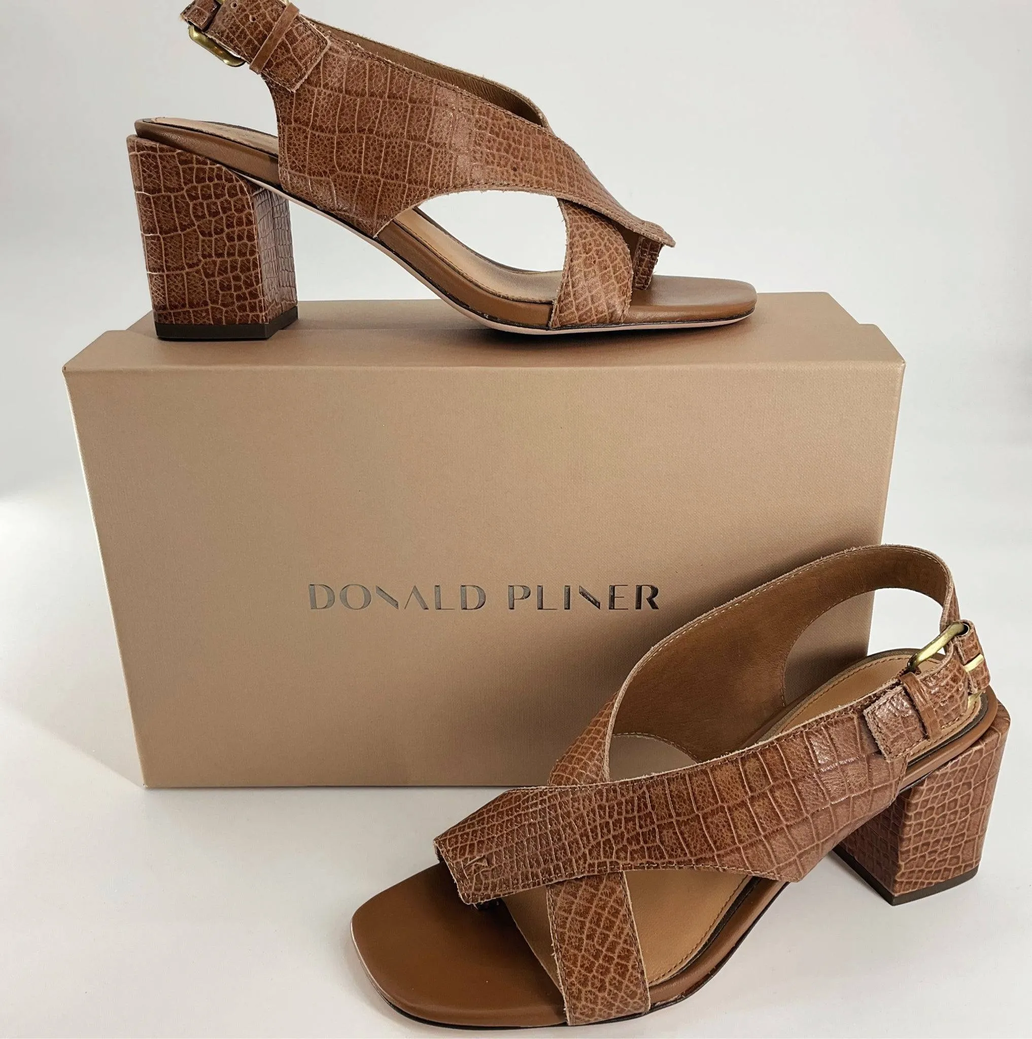 Donald Pliner Sandals Size 8.5