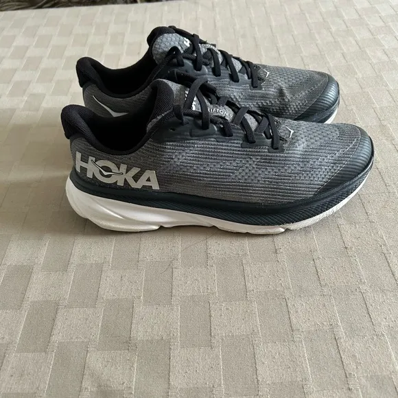 Hoka Clifton 9 Youth Sneakers