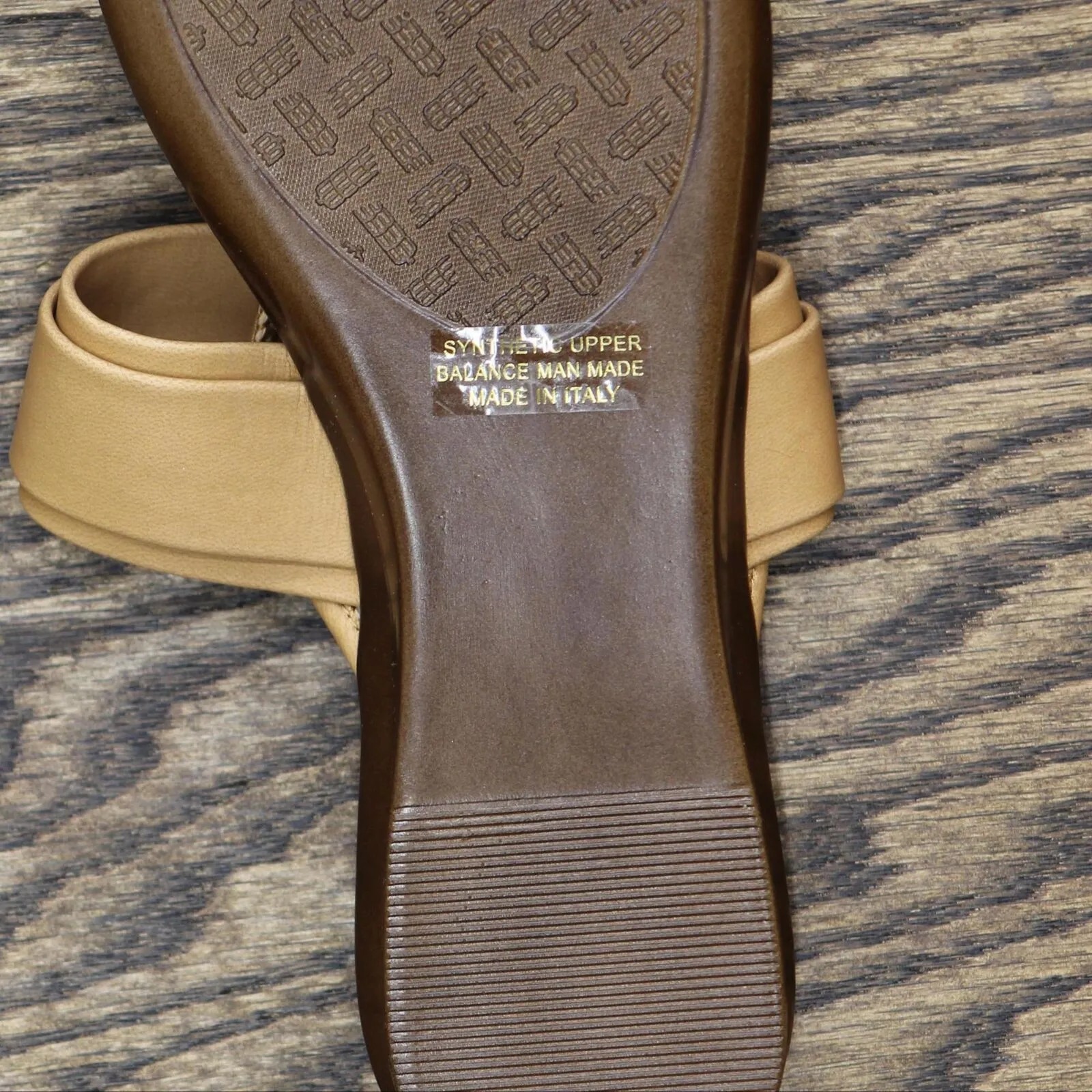 Italian Shoemakers Womens Buckle Strap Thong Sandals 167630c832aab3 Brown 7M