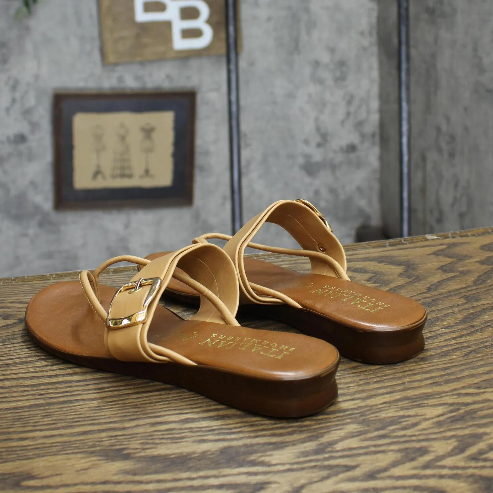 Italian Shoemakers Womens Buckle Strap Thong Sandals 167630c832aab3 Brown 7M