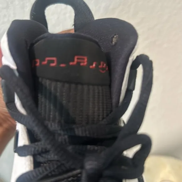 Jordan kids sneakers size 7 y