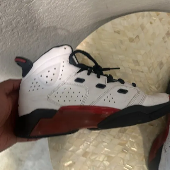Jordan kids sneakers size 7 y