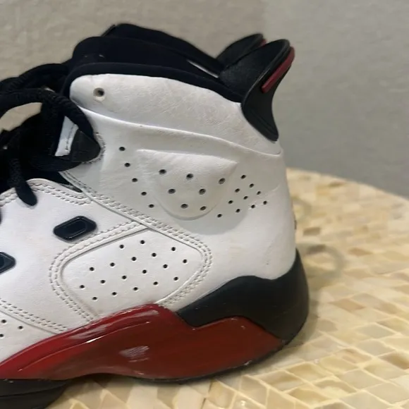 Jordan kids sneakers size 7 y
