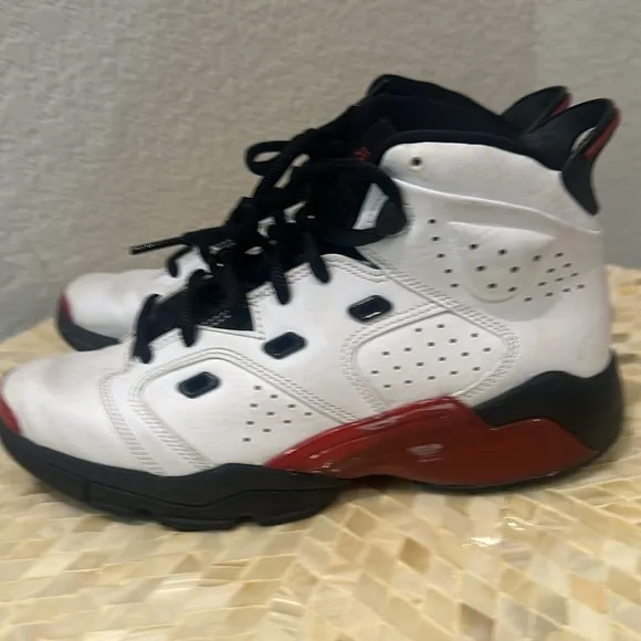 Jordan kids sneakers size 7 y