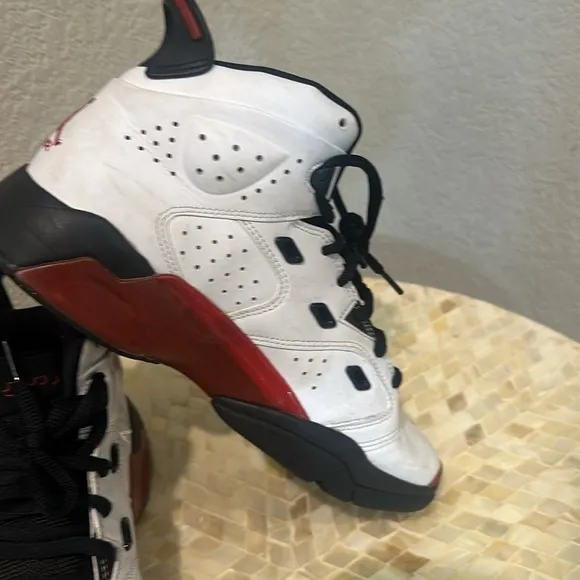 Jordan kids sneakers size 7 y