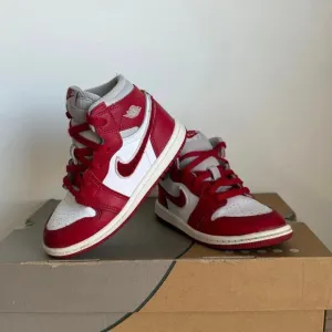 Nike Air Jordan 1 Retro High OG Varcity Red Toddler Sneakers- SZ 10 C