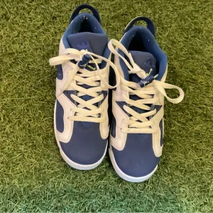 Nike Jordan 6 Retro Low Ghost Green Sneakers