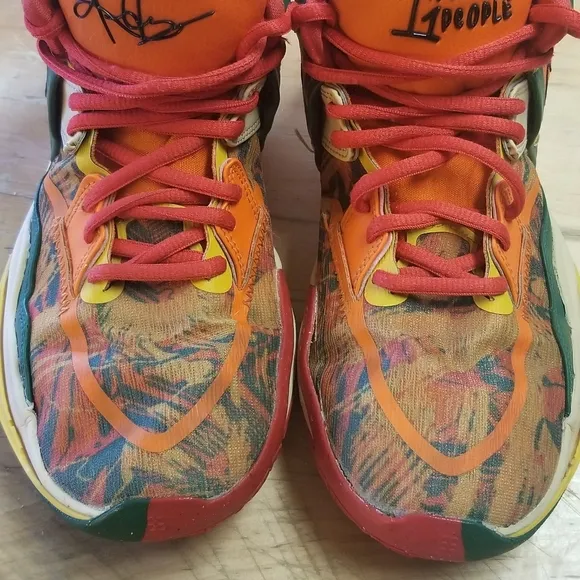 Nike unisex Kyrie Infinity 1 World 1 People Orange Green Sneakers 5.5Y