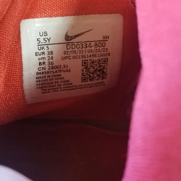 Nike unisex Kyrie Infinity 1 World 1 People Orange Green Sneakers 5.5Y