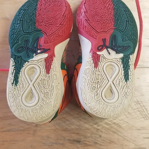 Nike unisex Kyrie Infinity 1 World 1 People Orange Green Sneakers 5.5Y