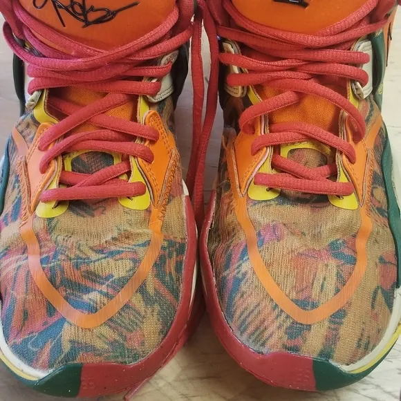 Nike unisex Kyrie Infinity 1 World 1 People Orange Green Sneakers 5.5Y