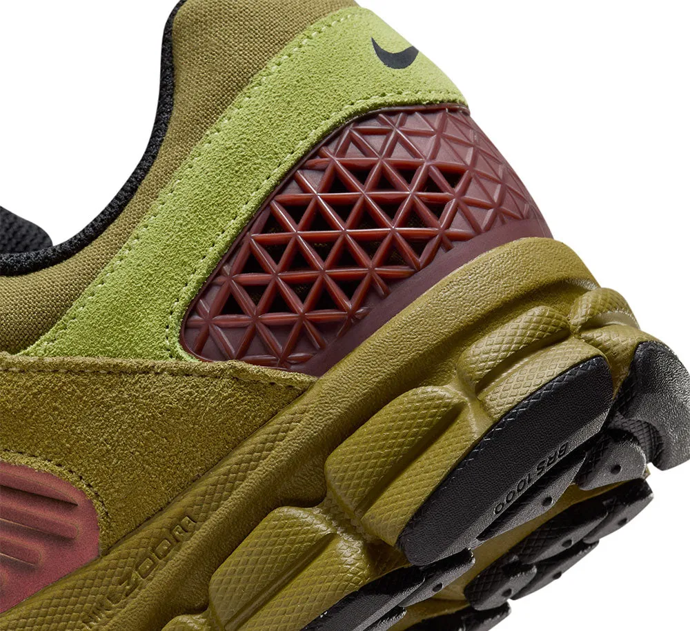 NIKE ZOOM VOMERO 5