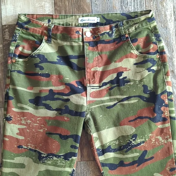 RANCH DRESS'N Fallon Taylor &quot;Land of the Free&quot; camo &amp; flag super flare jeans 14