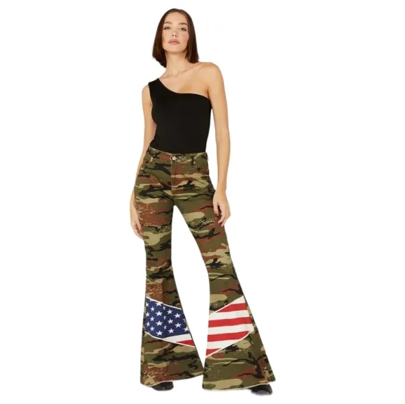 RANCH DRESS'N Fallon Taylor &quot;Land of the Free&quot; camo &amp; flag super flare jeans 14