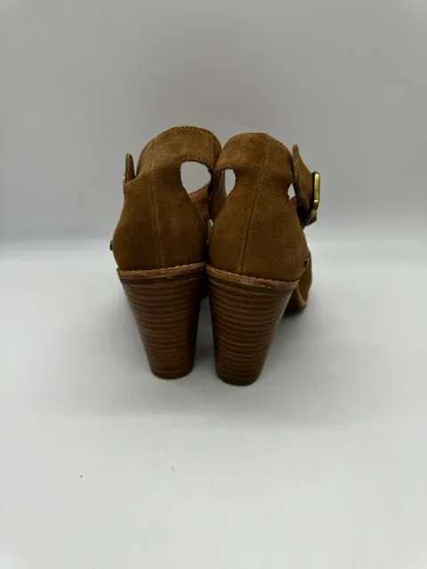 UGG 6.5 Tan SHOES