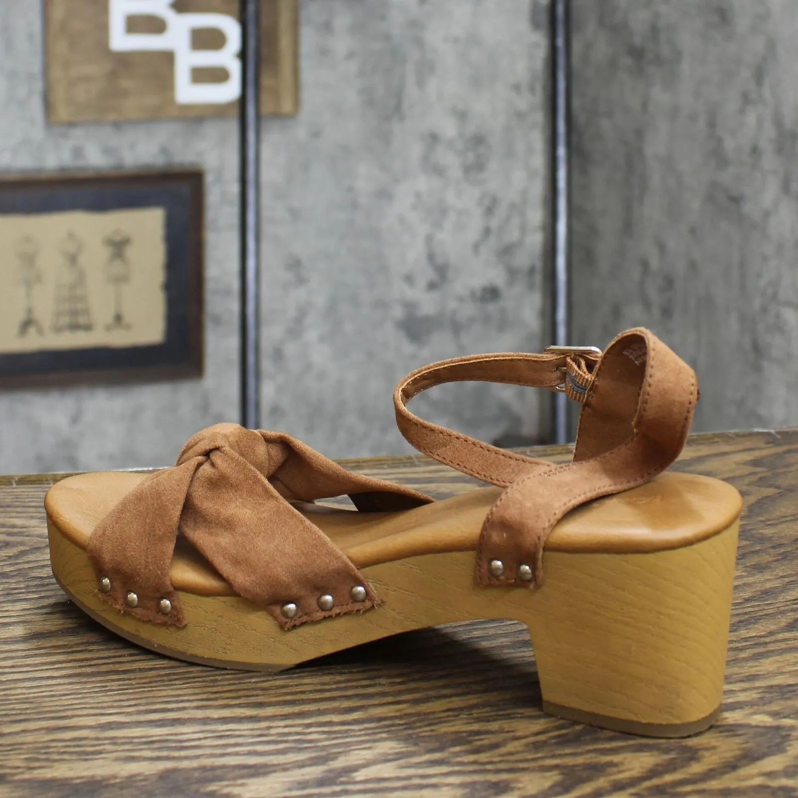Universal Thread Women's Eleanor Heels Cognac Brown 8.5