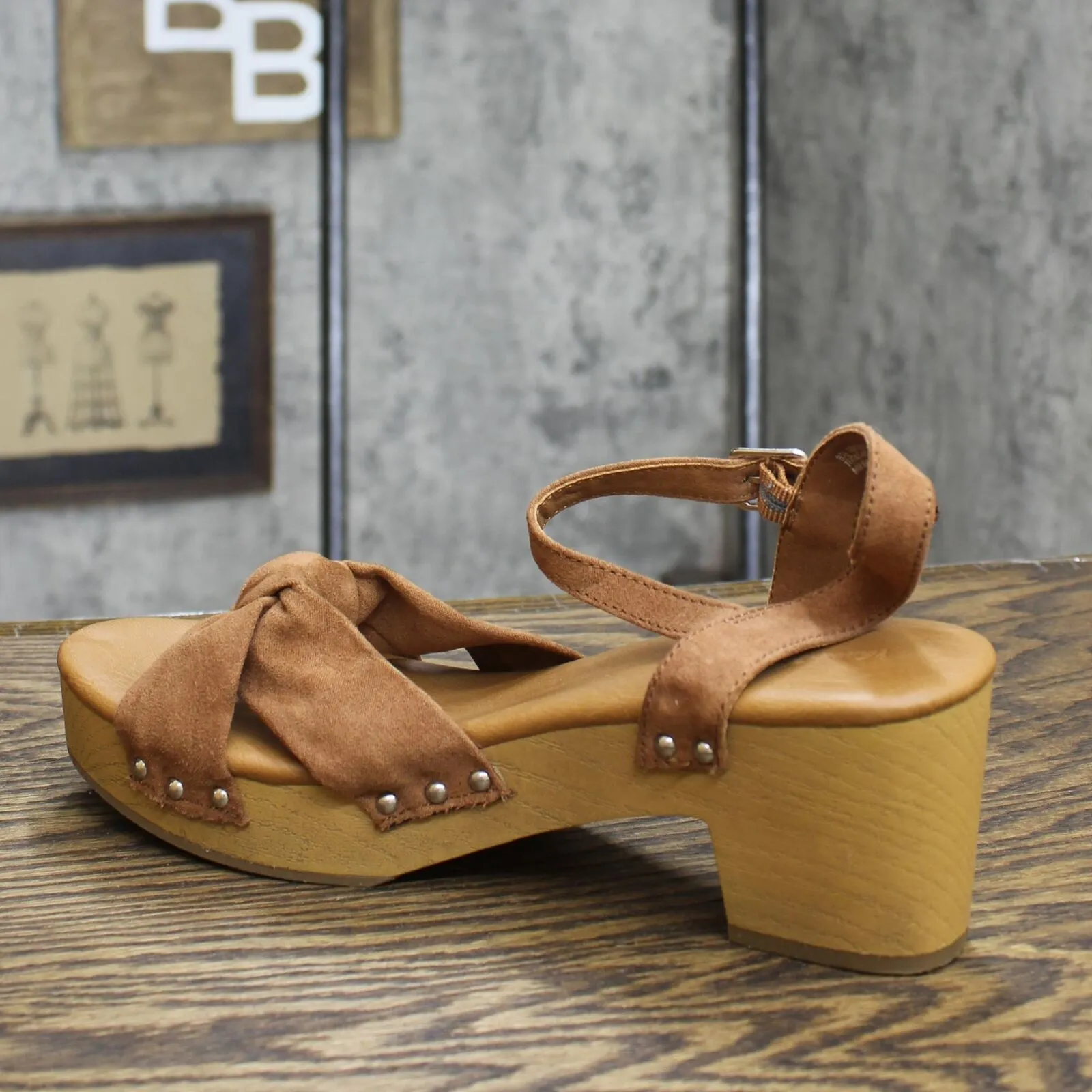 Universal Thread Women's Eleanor Heels Cognac Brown 8.5