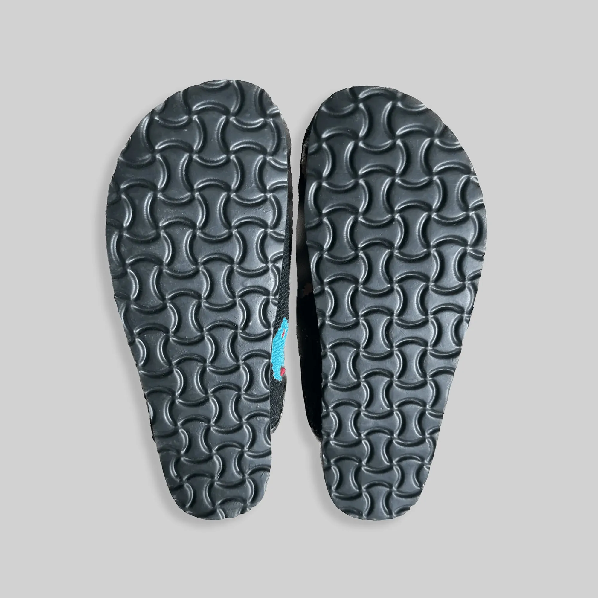 Women's Kilim Clog Size 7 — WHOLESALE